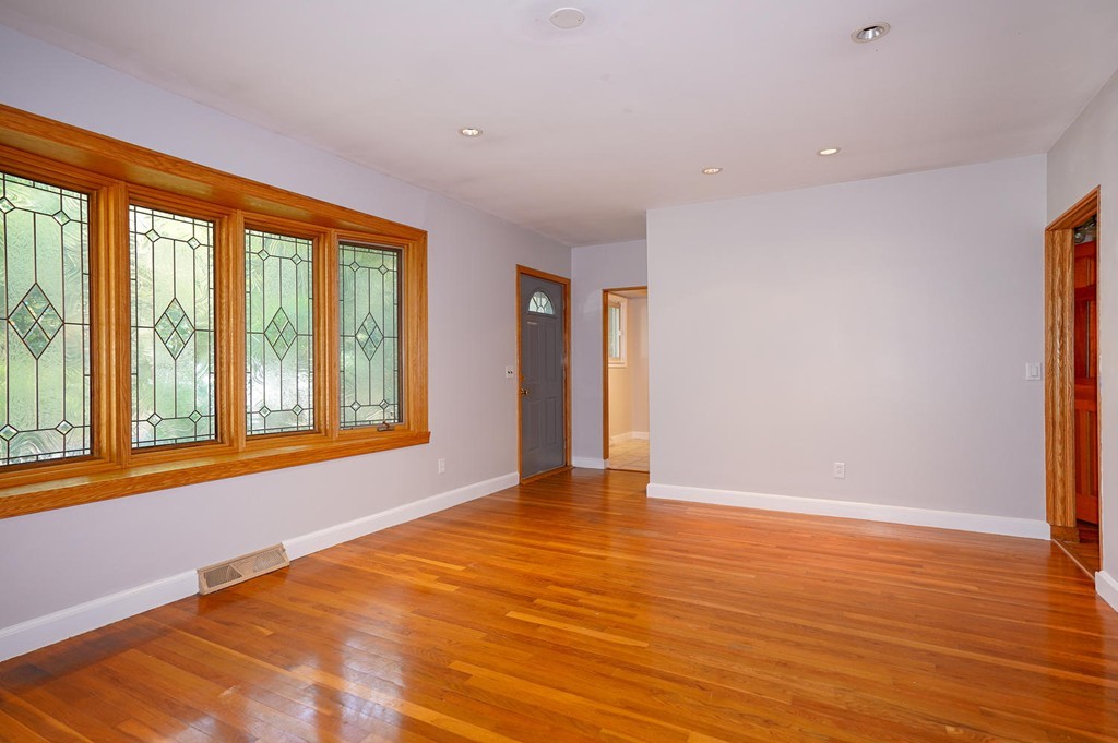 1 Mooney Road Burlington, MA 01803 - Photo 5 of 24