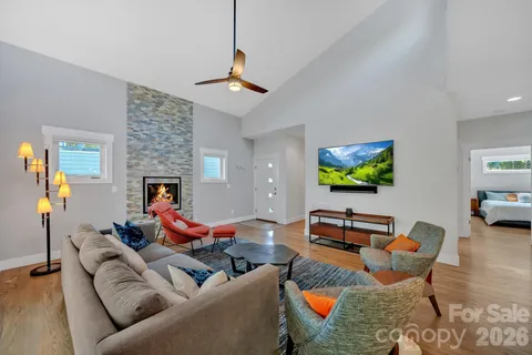 $945,000 | 8 Birdhouse Row, Asheville, NC 28801