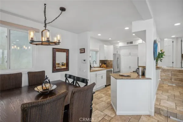 $9,000 | 410 Goldenrod Avenue, Unit B, Corona del Mar, CA 92625