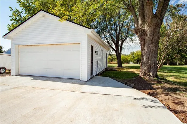 $330,000 | 301 North 4th Street, Odessa, MO 64076