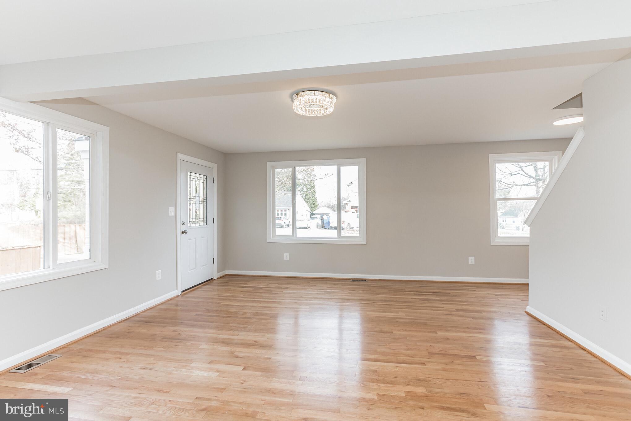 3118 Wayne Road Falls Church, VA 22042 - Photo 4 of 30 Gallery Image 4