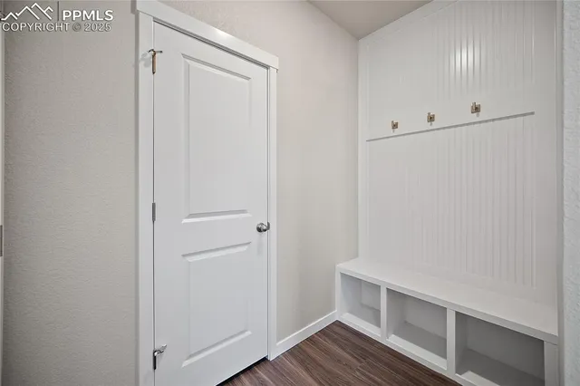 a view of an empty walk in closet