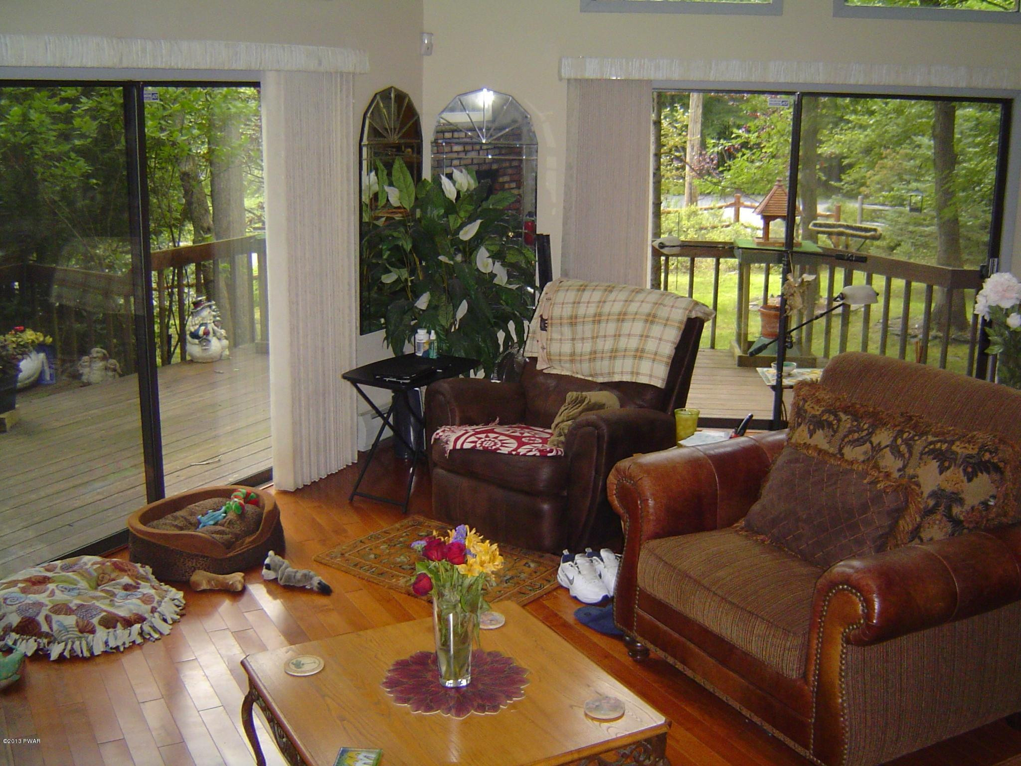 124 Ridge Drive Milford, PA 18337 - Photo 2 of 22