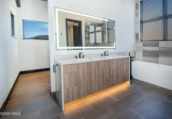 $5,600,000 | 4644 North Point, Avon, CO 81620