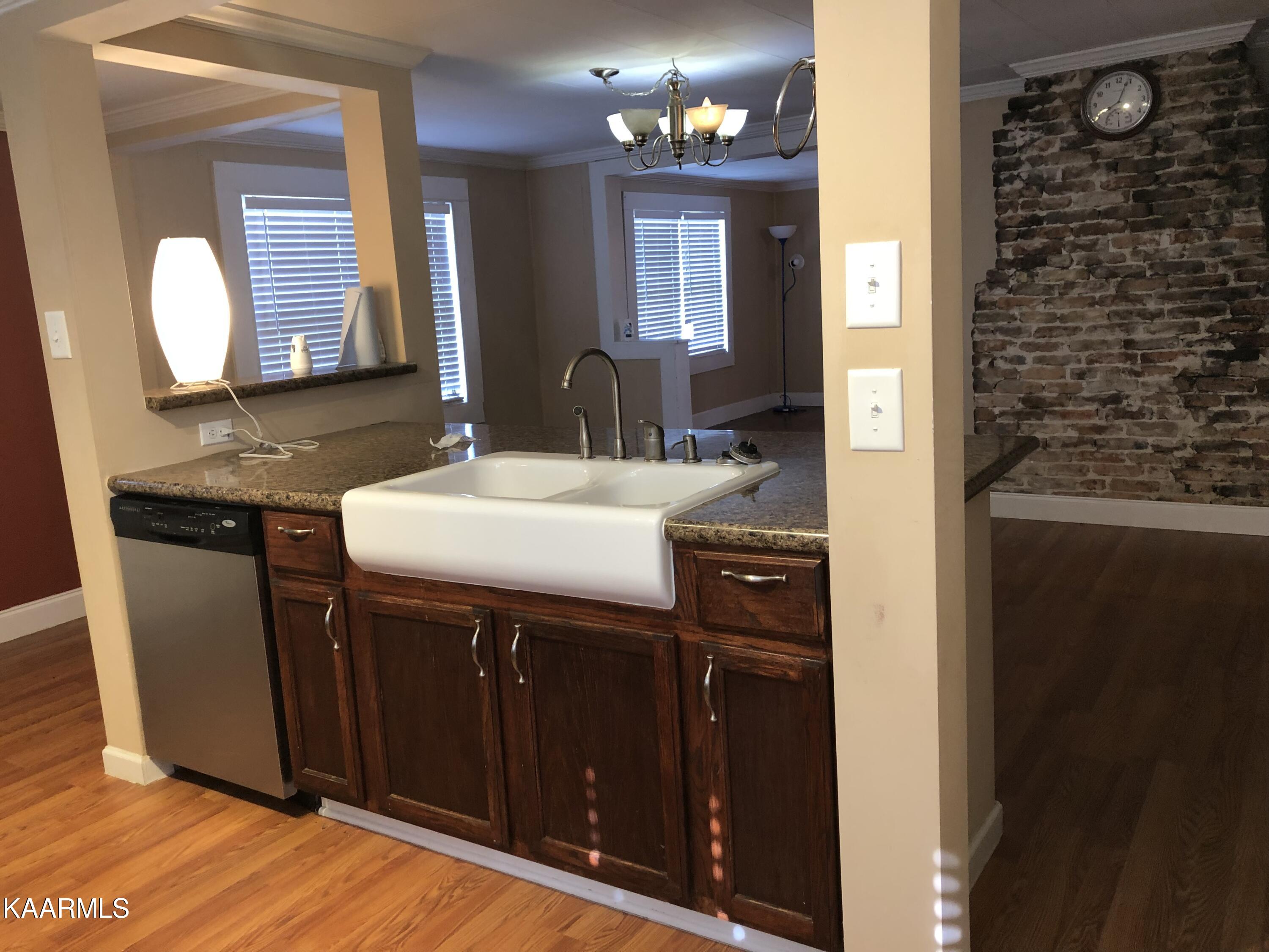 285 Bellwood Road Middlesboro, KY 40965 - Photo 11 of 29 D9B9BFE4-7C1A-4769-A161-00842D28C8AF