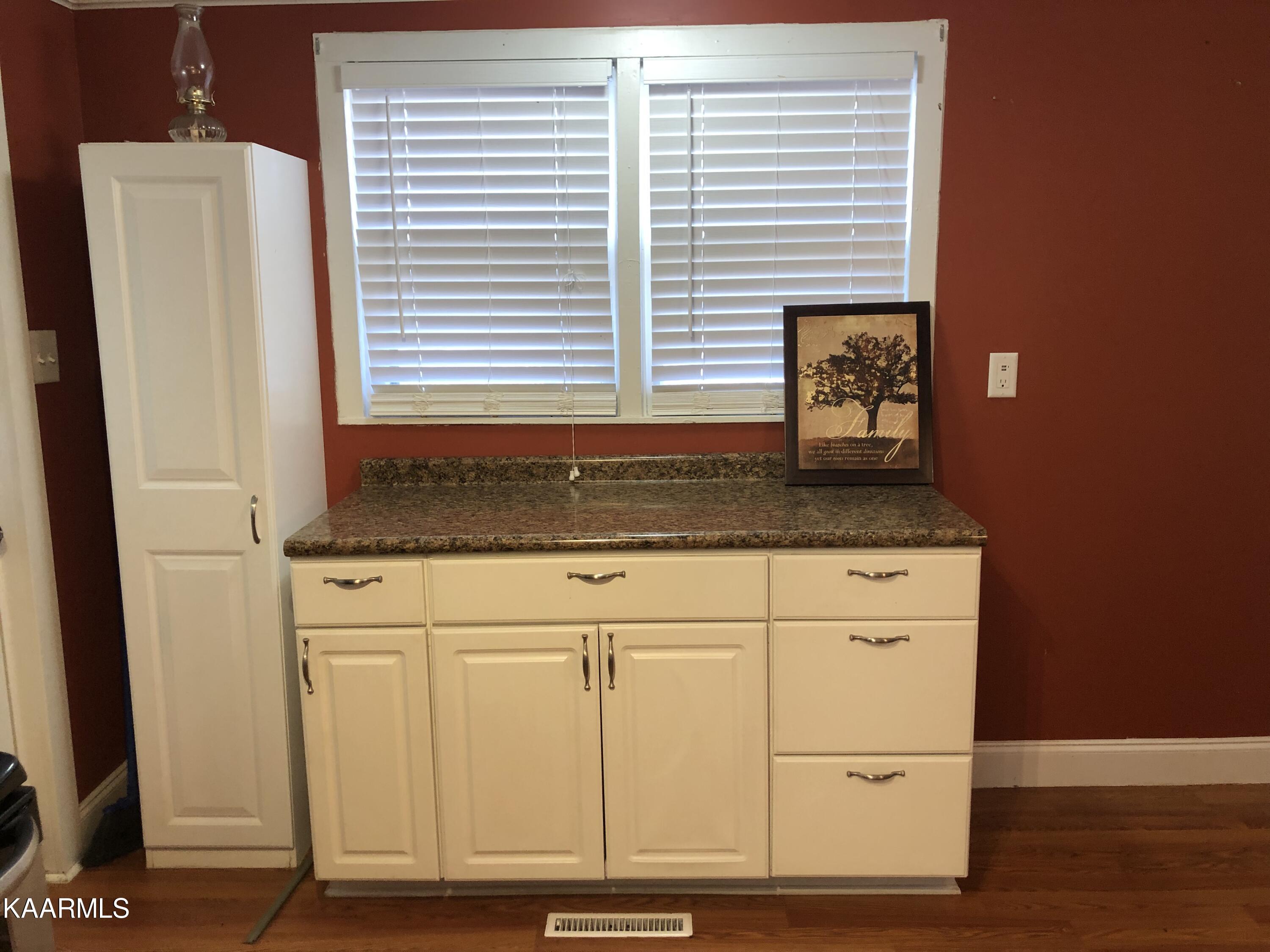285 Bellwood Road Middlesboro, KY 40965 - Photo 14 of 29 EFB46012-D2E4-48B2-B60F-13BACAD3B14D