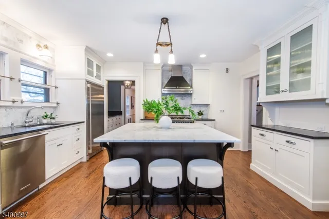 $1,995,000 | 158 South Mountain Avenue, Montclair, NJ 07042