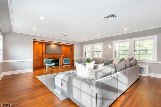 $1,995,000 | 158 South Mountain Avenue, Montclair, NJ 07042