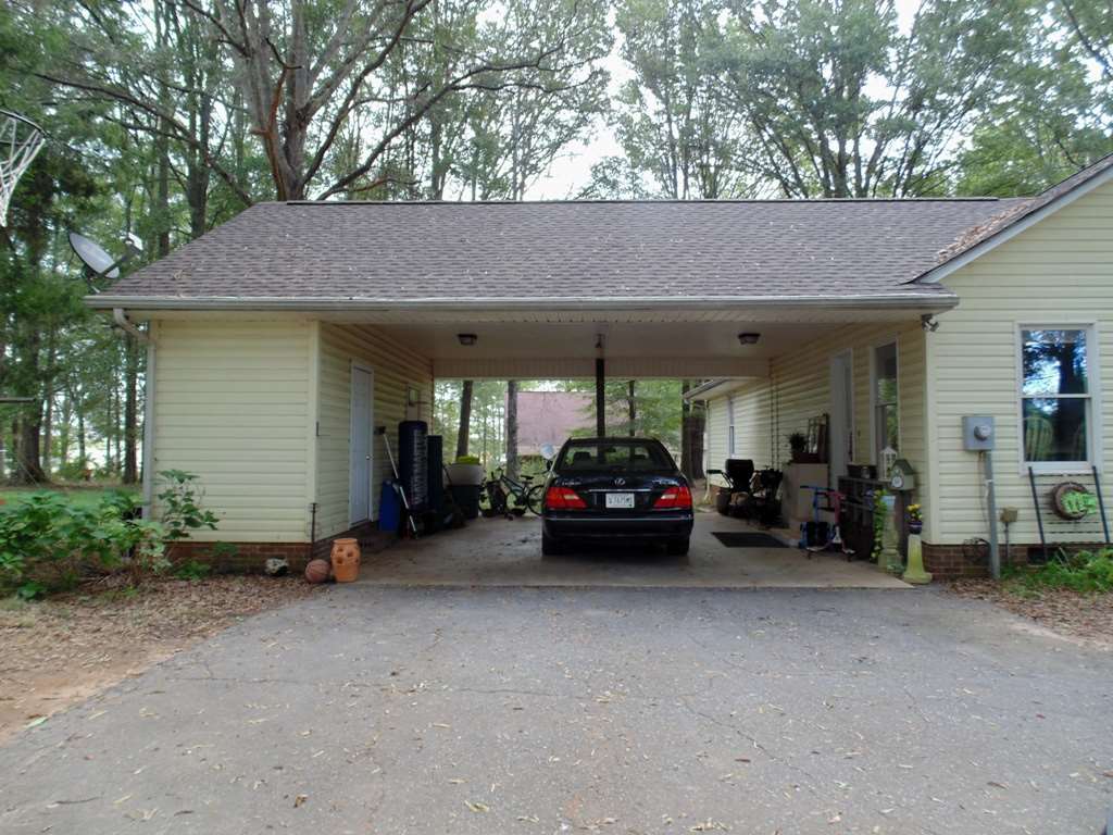 870 Settle Road Inman, SC 29349 - Photo 3 of 36