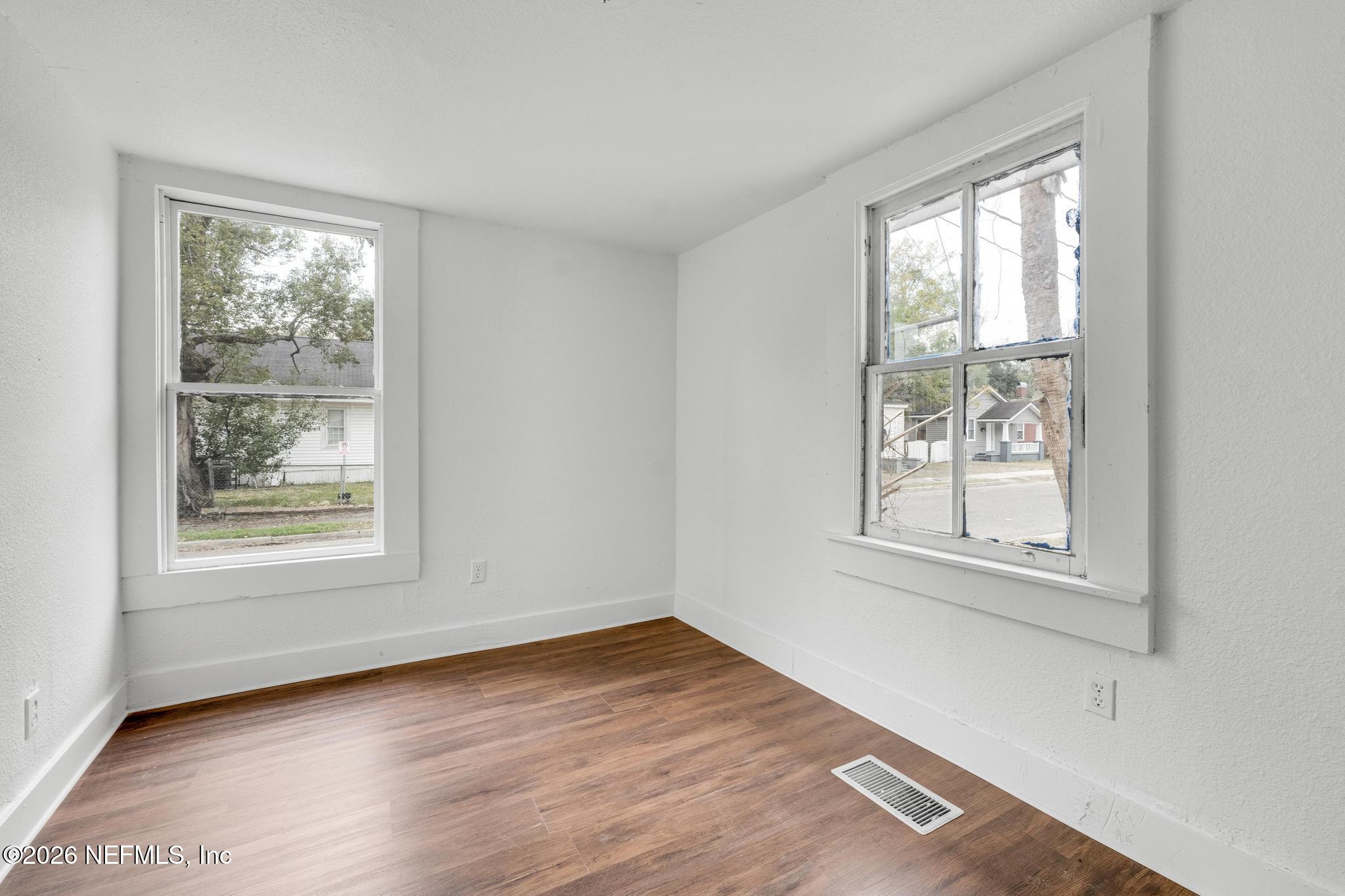 2106 Moncrief Road Jacksonville, FL 32209 - Photo 12 of 19 pbd04867-pbd04871