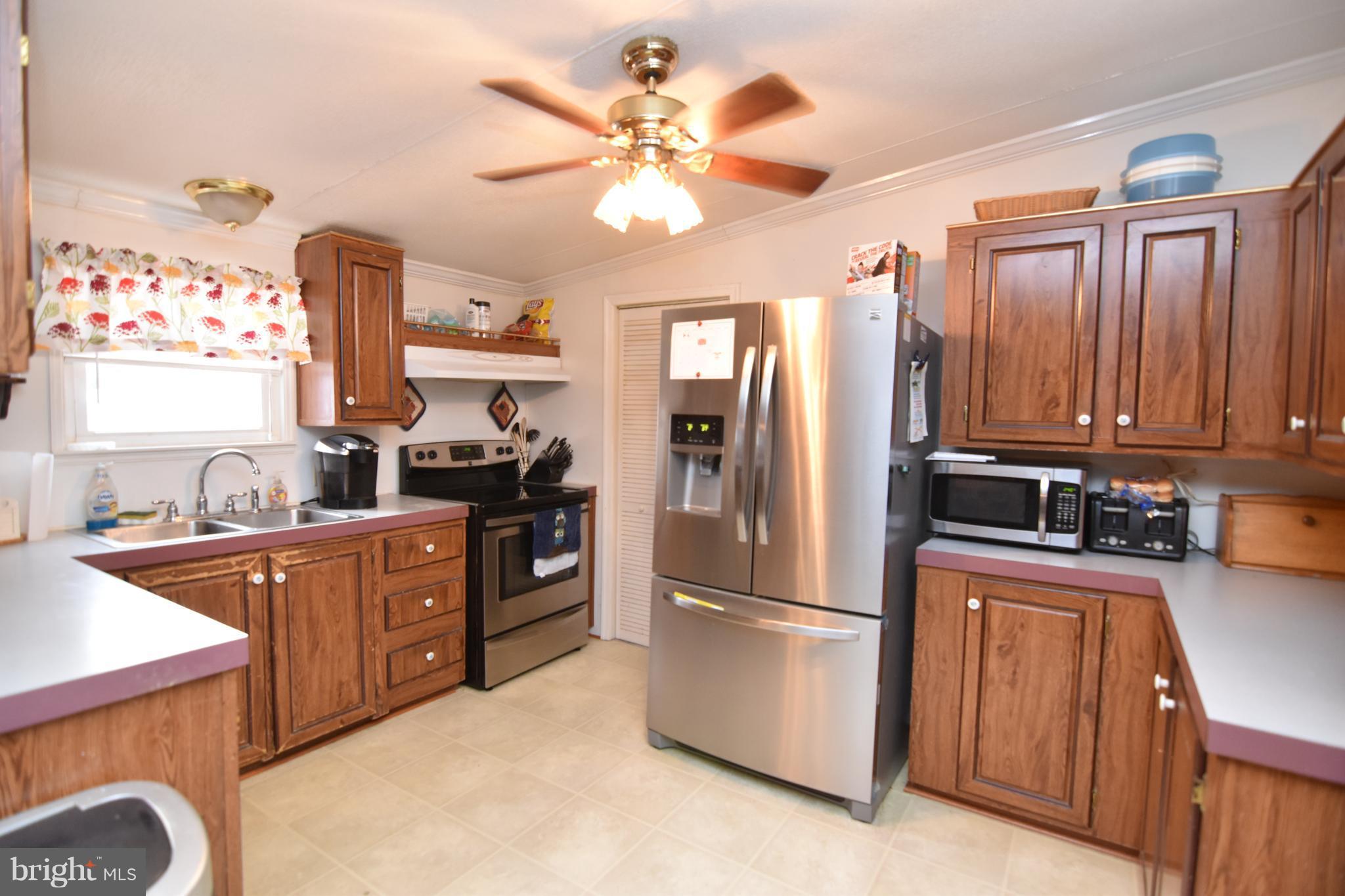 19593 Three Notch Road Lexington Park, MD 20653 - Photo 7 of 29 Kitchen