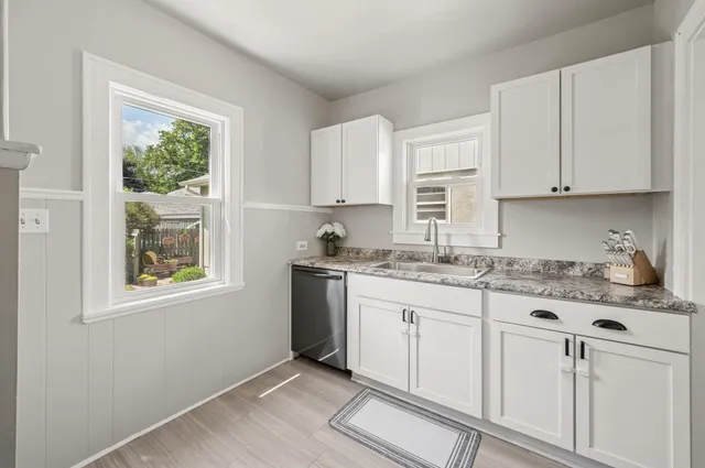 $369,900 | 1407 Pascal Street, St. Paul, MN 55108