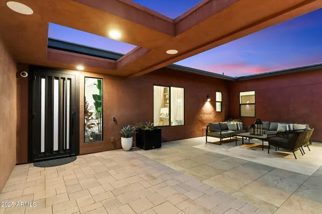 a view of a livingroom with furniture and a livingroom