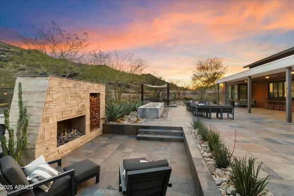 $2,100,000 | 9539 South 13th Way, Phoenix, AZ 85042