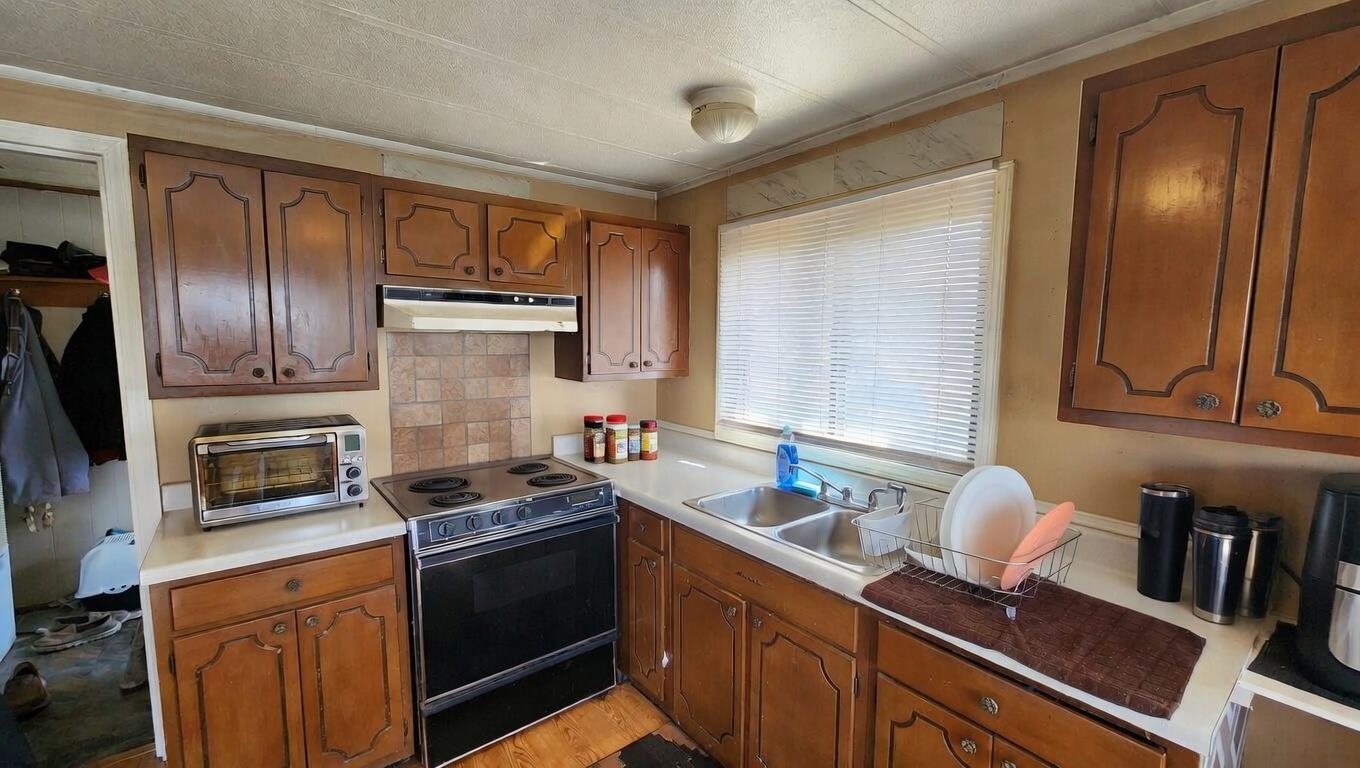 5232 Brackett Road Williamsburg, MI 49690 - Photo 3 of 22