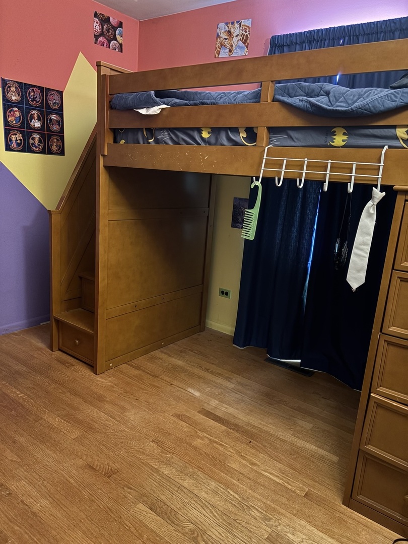 170 Cherrywood Road Buffalo Grove, IL 60089 - Photo 6 of 8 a view of a garage