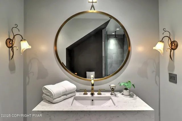 $3,899,000 | 1212 Burger Hollow Road, Effort, PA 18330