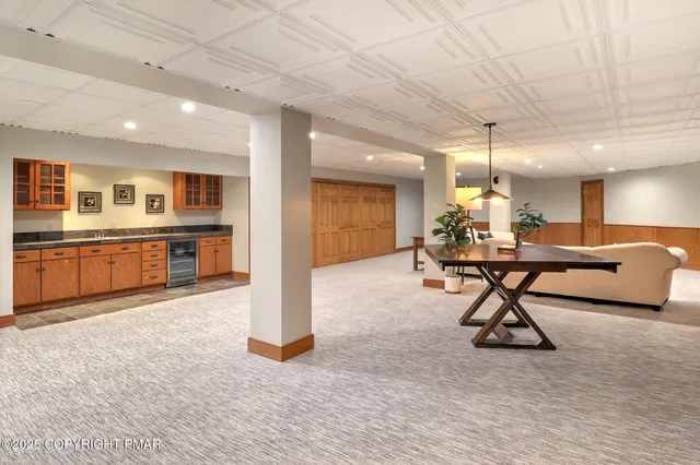 $3,899,000 | 1212 Burger Hollow Road, Effort, PA 18330