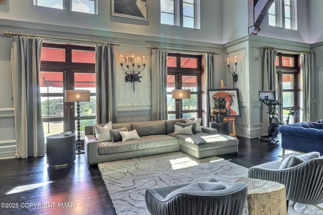 $3,899,000 | 1212 Burger Hollow Road, Effort, PA 18330