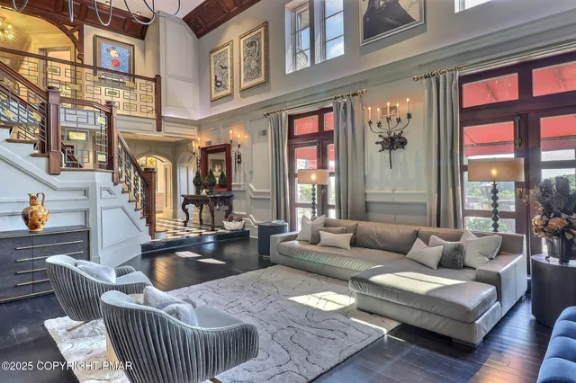 $3,899,000 | 1212 Burger Hollow Road, Effort, PA 18330