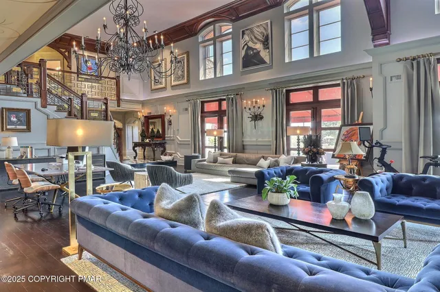 $3,899,000 | 1212 Burger Hollow Road, Effort, PA 18330