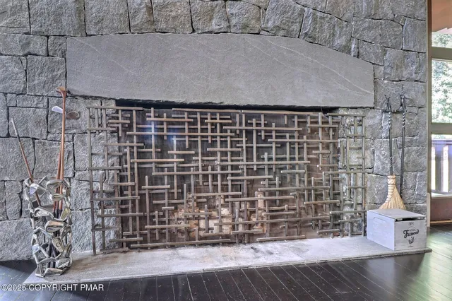 $3,899,000 | 1212 Burger Hollow Road, Effort, PA 18330