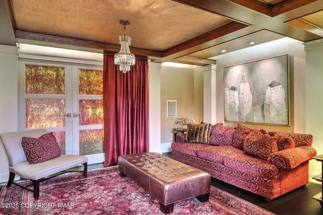 $3,899,000 | 1212 Burger Hollow Road, Effort, PA 18330