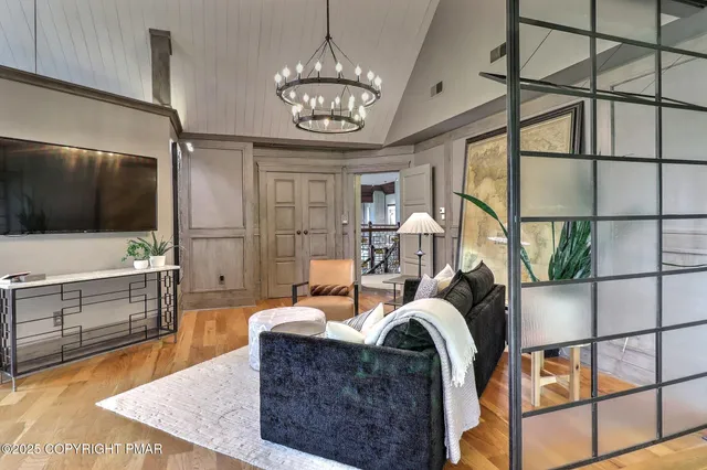 $3,899,000 | 1212 Burger Hollow Road, Effort, PA 18330