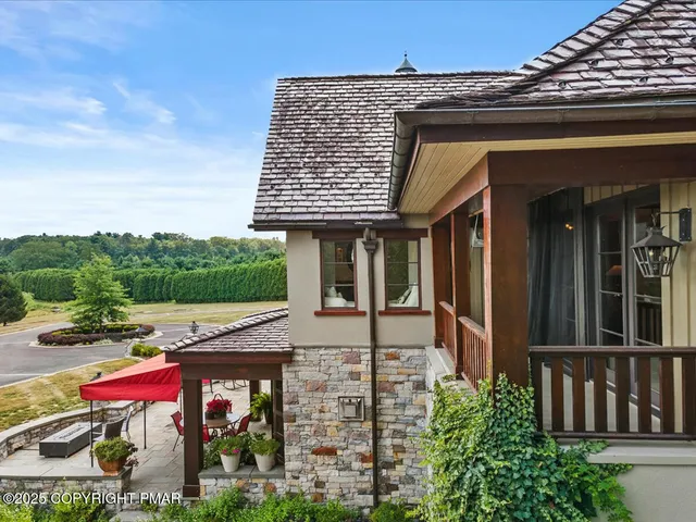 $3,899,000 | 1212 Burger Hollow Road, Effort, PA 18330