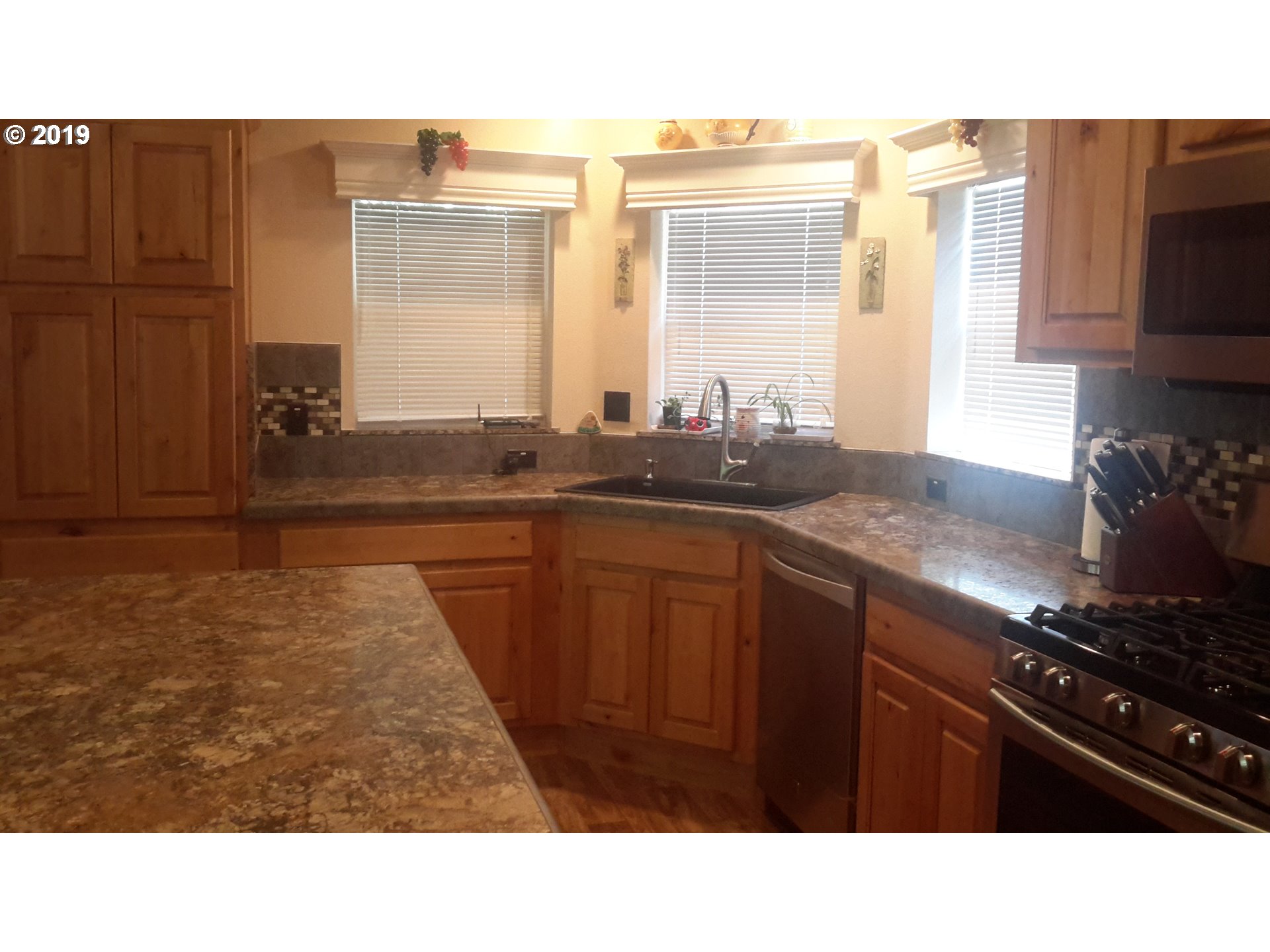 55928 Gold Brick Road Myrtle Point, OR 97458 - Photo 11 of 32 Gallery Image 11