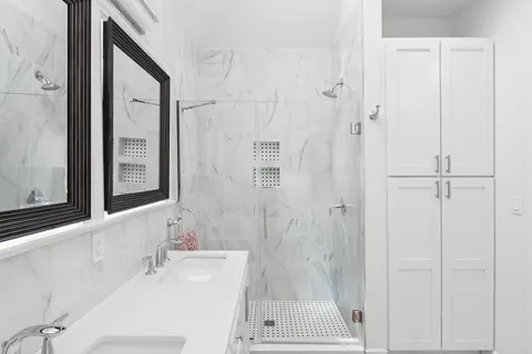 $3,895,000 | 141 Middle Pond Road, Southampton, NY 11968