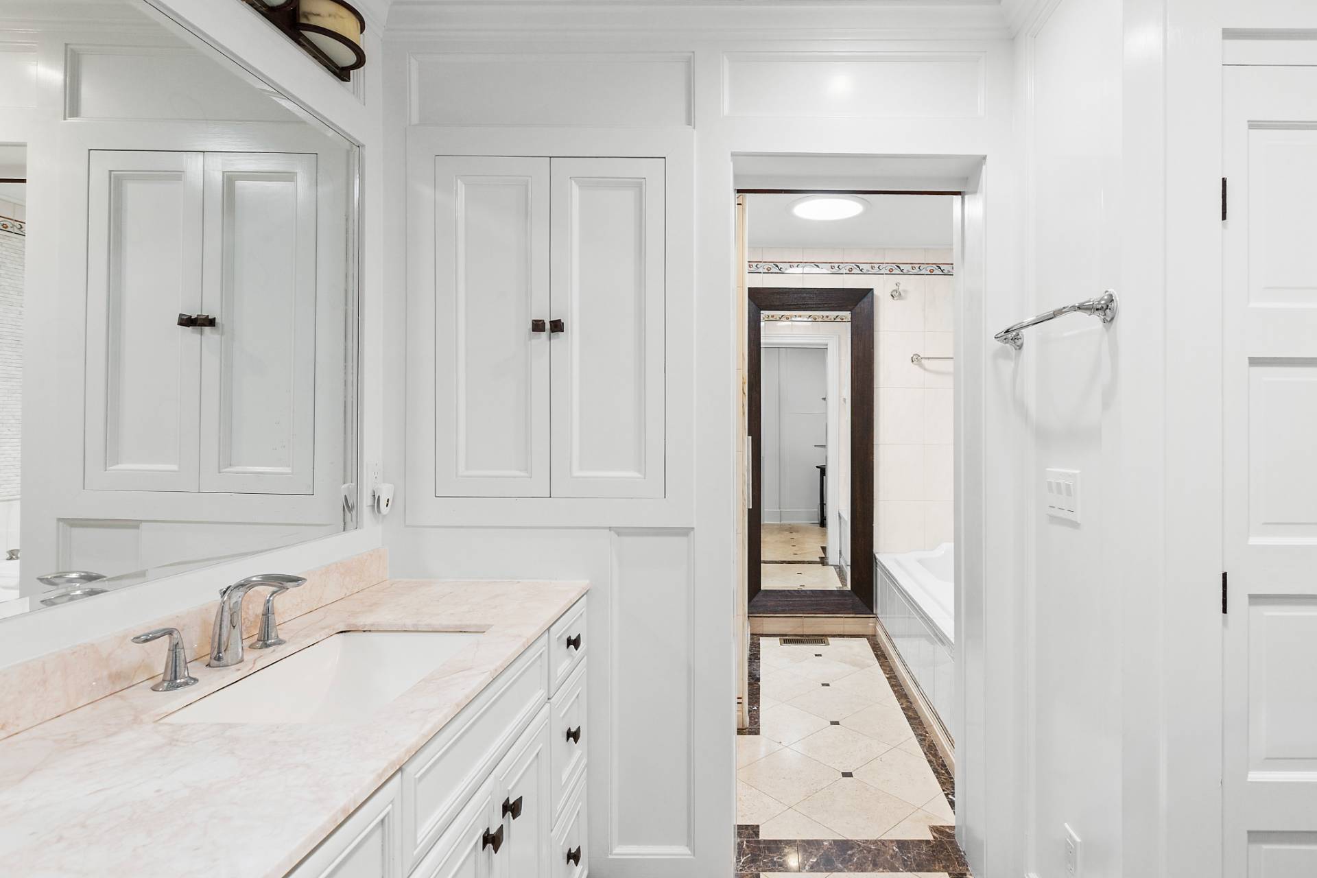 141 Middle Pond Road Southampton, NY 11968 - Photo 23 of 37