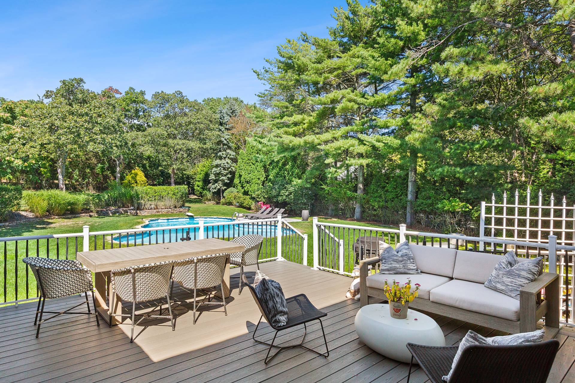 141 Middle Pond Road Southampton, NY 11968 - Photo 31 of 37