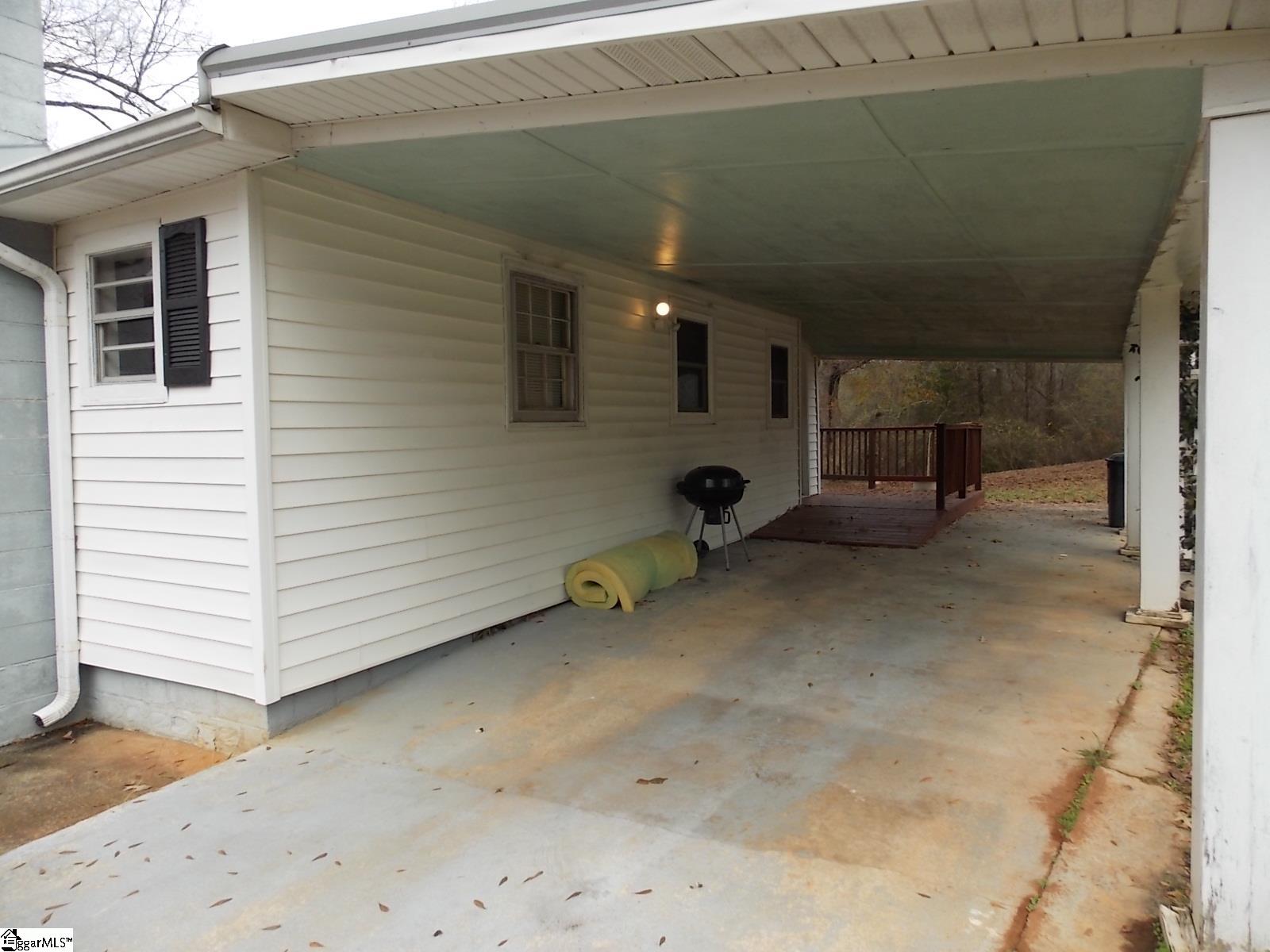1412 Gravley Road Pickens, SC 29671 - Photo 8 of 24