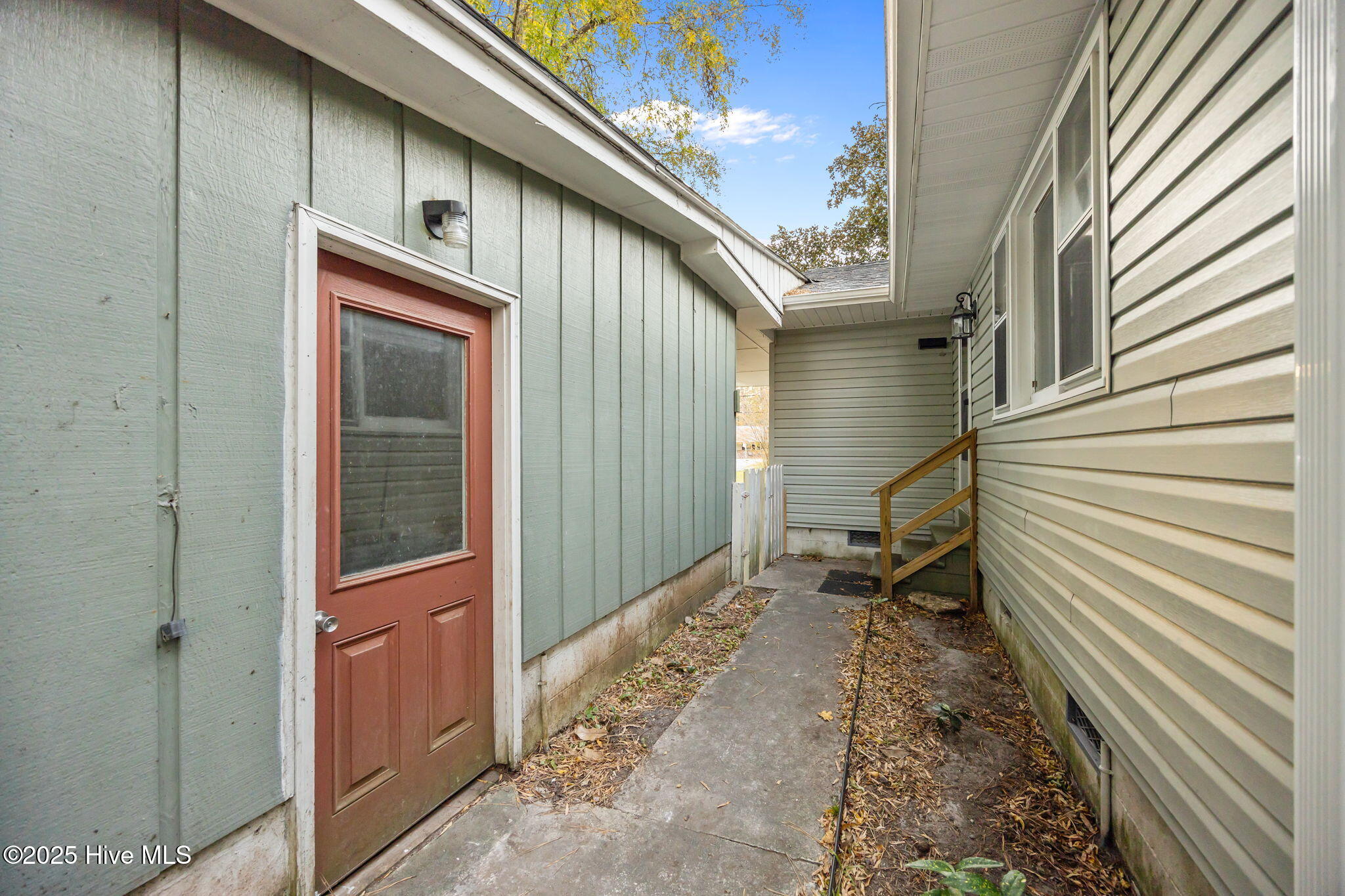 217 Church Road Havelock, NC 28532 - Photo 25 of 28 Side Entry