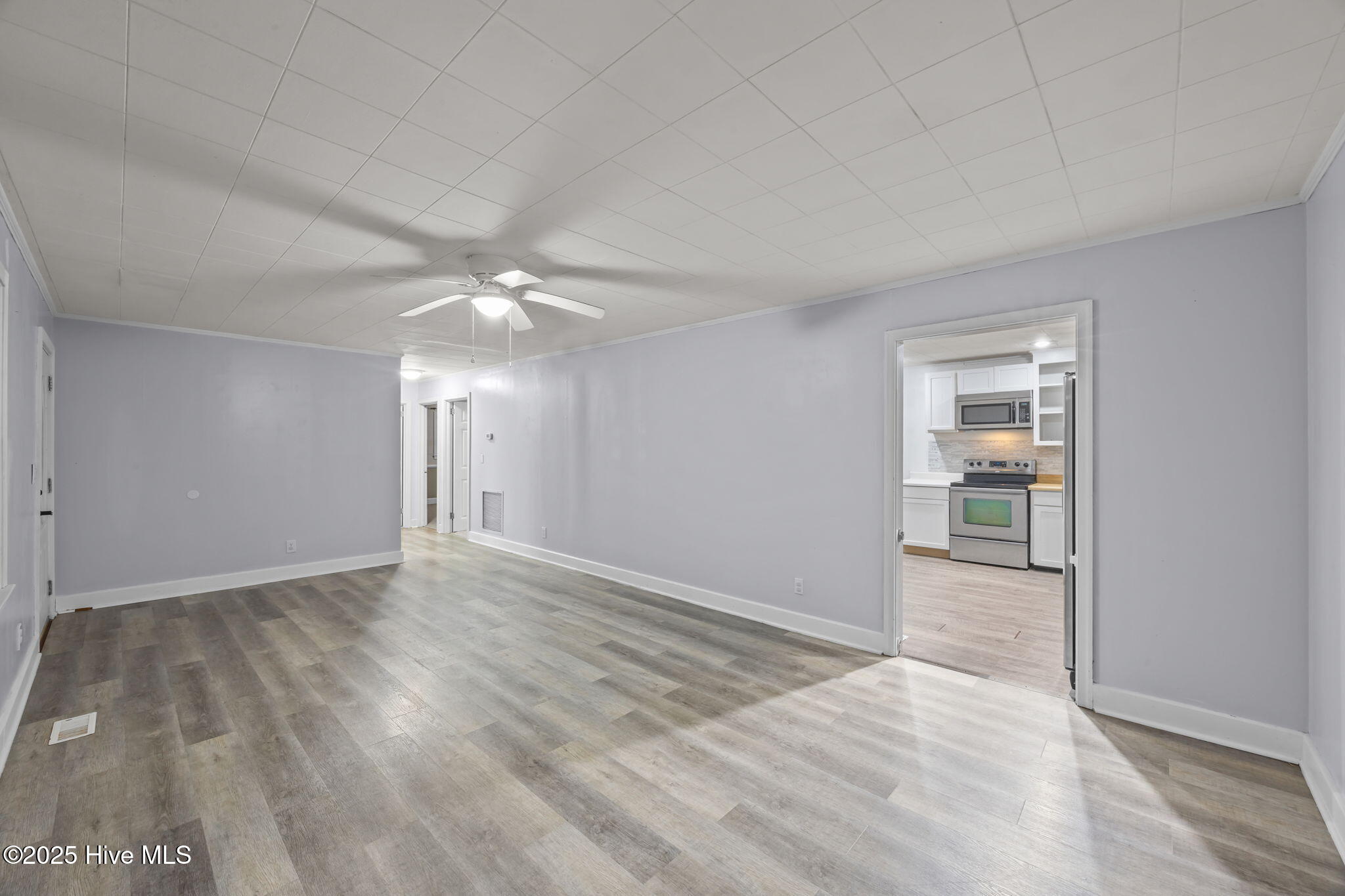 217 Church Road Havelock, NC 28532 - Photo 5 of 28 Entry To The Kitchen