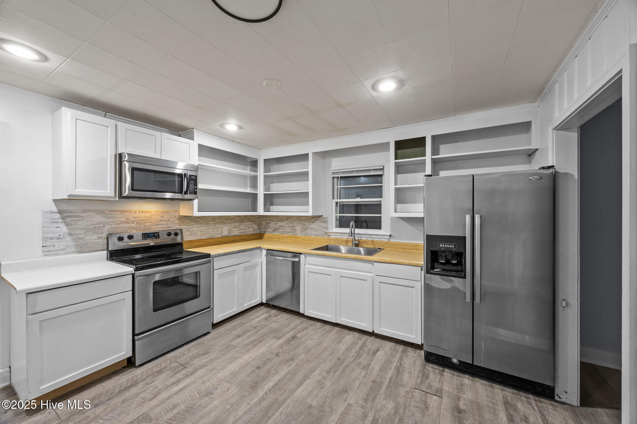 217 Church Road Havelock, NC 28532 - Photo 6 of 28 Lots of Storage