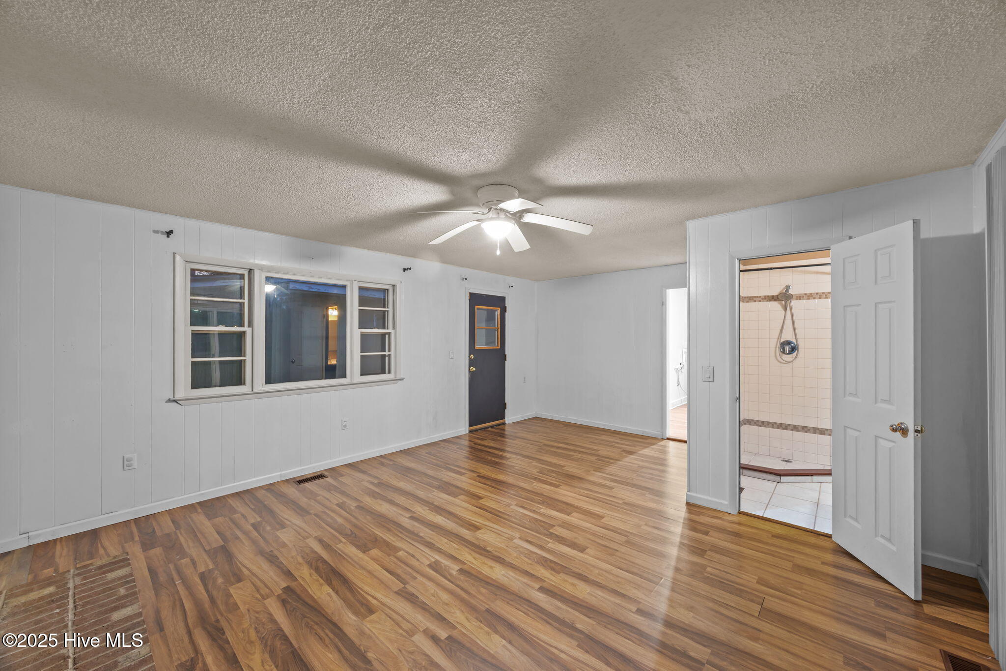 217 Church Road Havelock, NC 28532 - Photo 10 of 28 Large Flexible Living Space