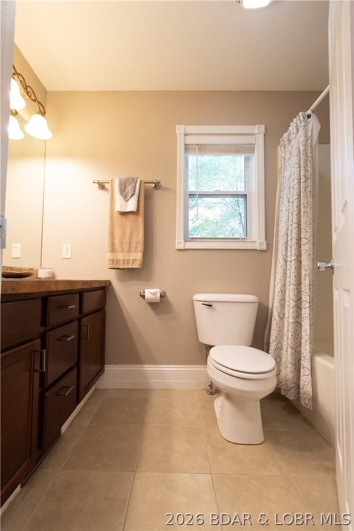 1106 Red Bud Road Osage Beach, MO 65065 - Photo 26 of 31 ... main level bathroom (ensuite) of main level b