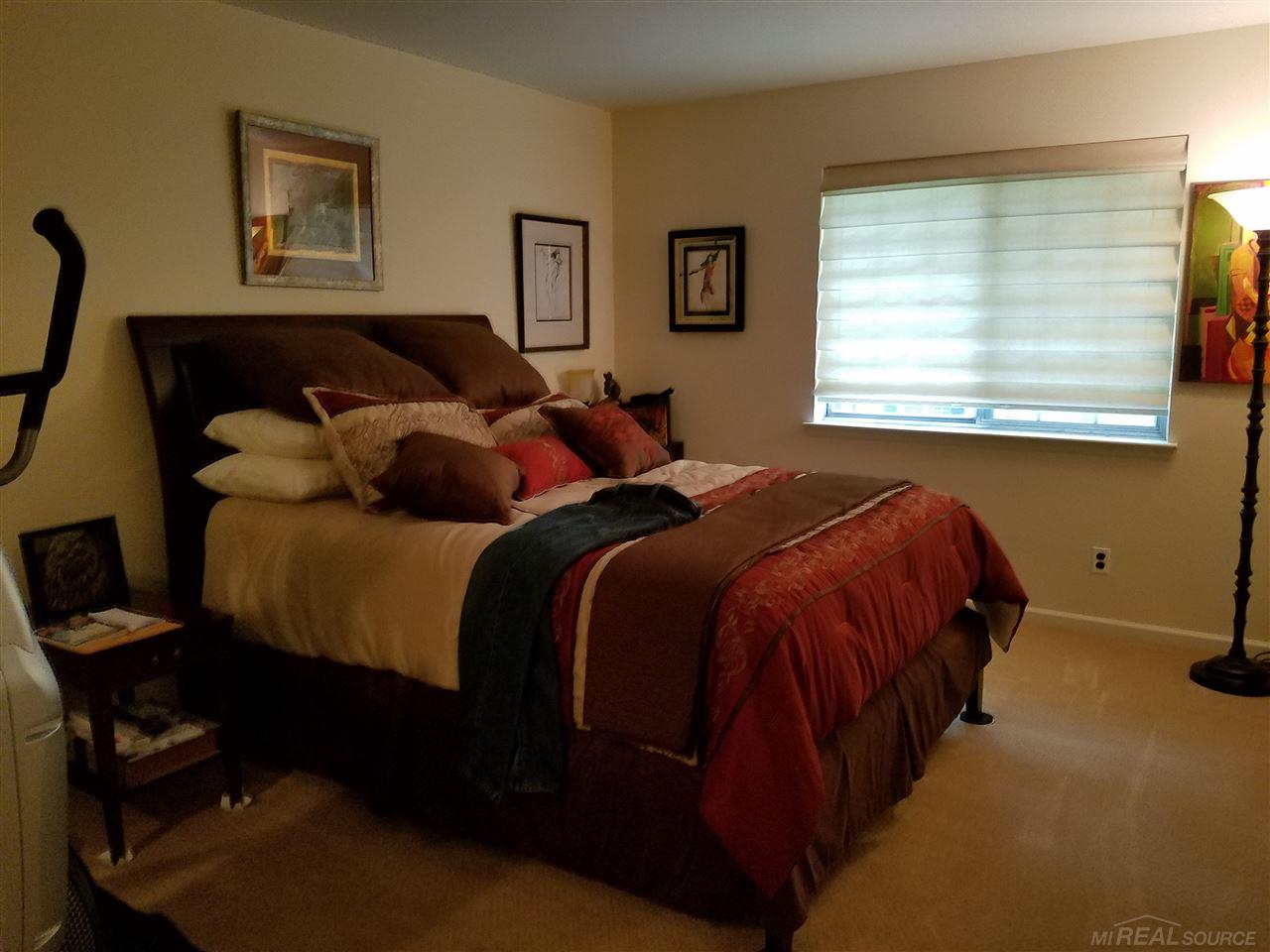 29149 Hayes Road, Unit 37 2 Warren, MI 48088 - Photo 16 of 20