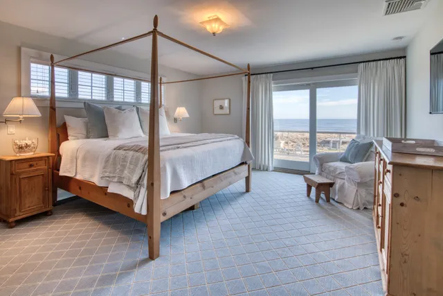 $325,000 | 11 Potato Road, Sagaponack, NY 11962