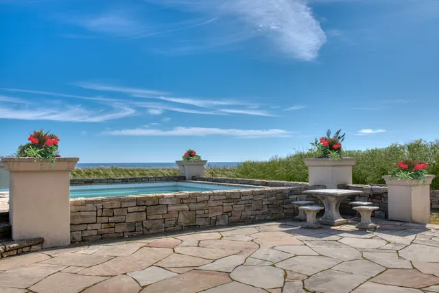 $325,000 | 11 Potato Road, Sagaponack, NY 11962