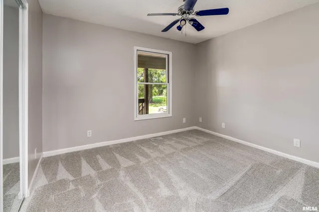 $319,900 | 17937 Caplinger Pond Road, Marion, IL 62959