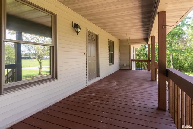 $319,900 | 17937 Caplinger Pond Road, Marion, IL 62959