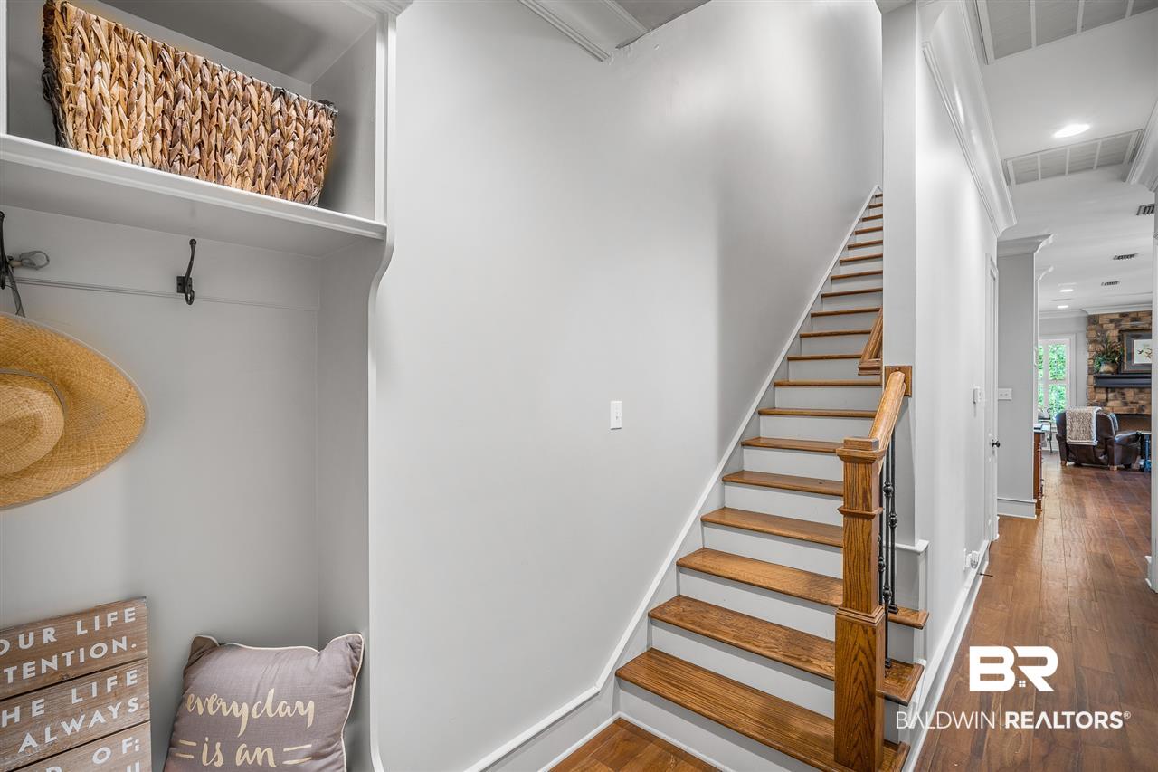 11171 Redfern Road Daphne, AL 36526 - Photo 24 of 50 Hallway/Stairs