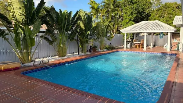 $865,000 | 10321 Southwest 17th Street, Miami, FL 33165