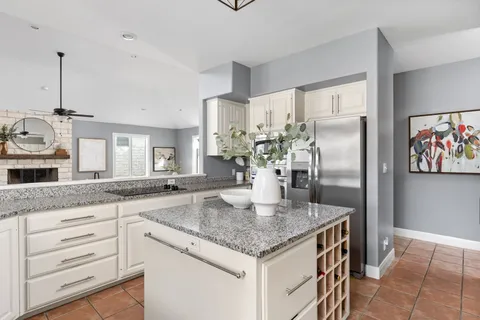 $800,000 | 2433 Founders Circle, Spicewood, TX 78669