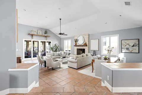 $800,000 | 2433 Founders Circle, Spicewood, TX 78669