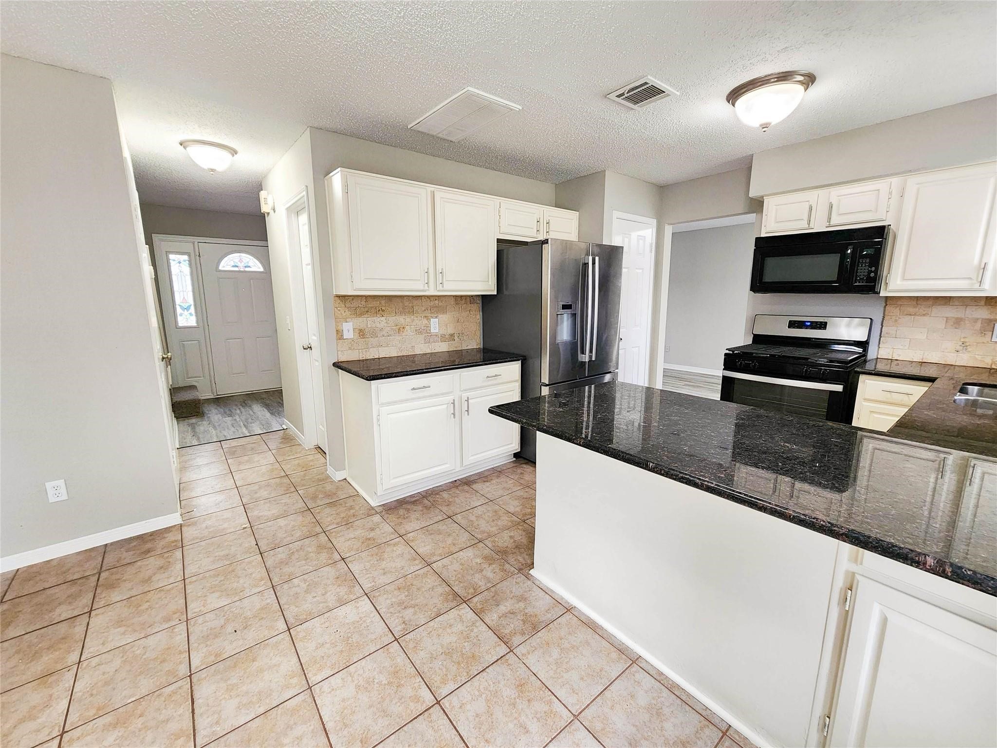 7863 Maple Brook Lane Houston, TX 77095 - Photo 8 of 26