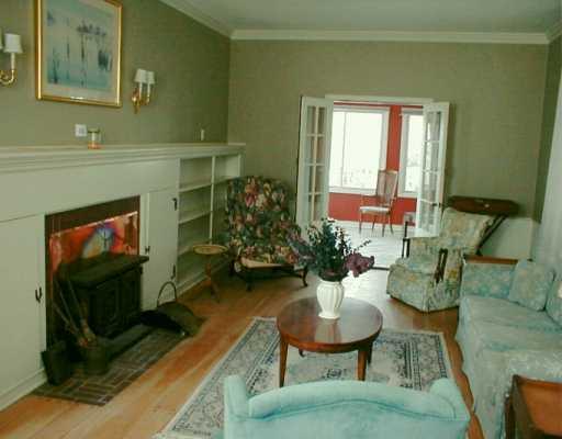 10 Swallow Hill Road Carnegie, PA 15106 - Photo 5 of 8 Living Room.